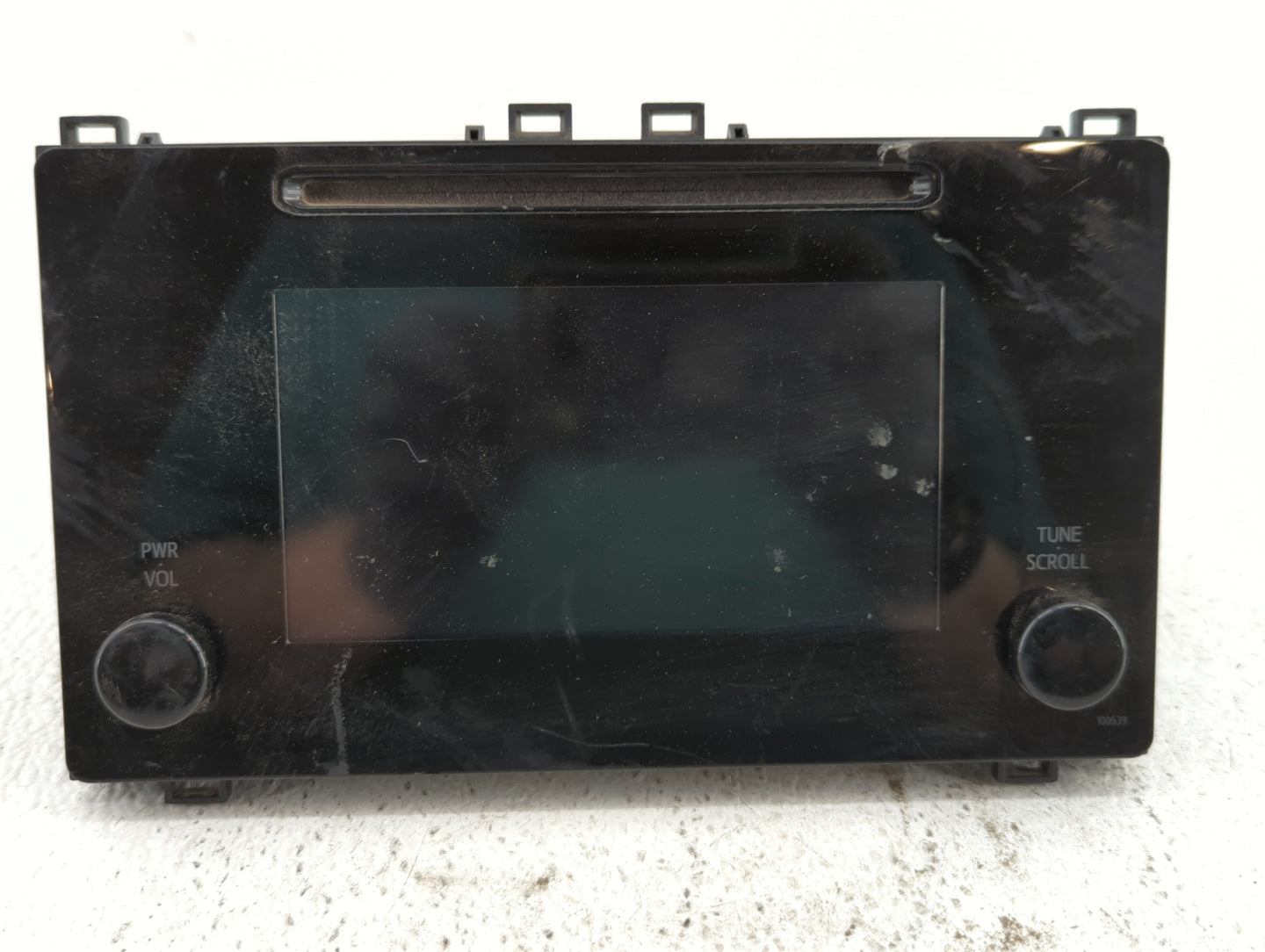 2017-2018 Toyota Corolla Am Fm Cd Player Radio Receiver - Oemusedautoparts1.com