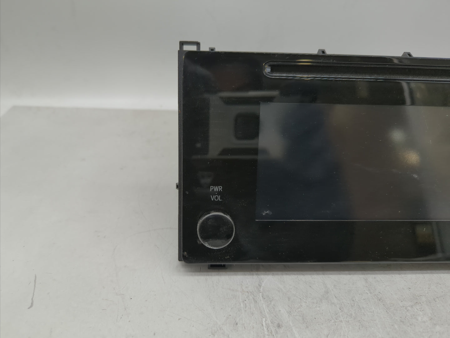 2017-2018 Toyota Corolla Am Fm Cd Player Radio Receiver - Oemusedautoparts1.com