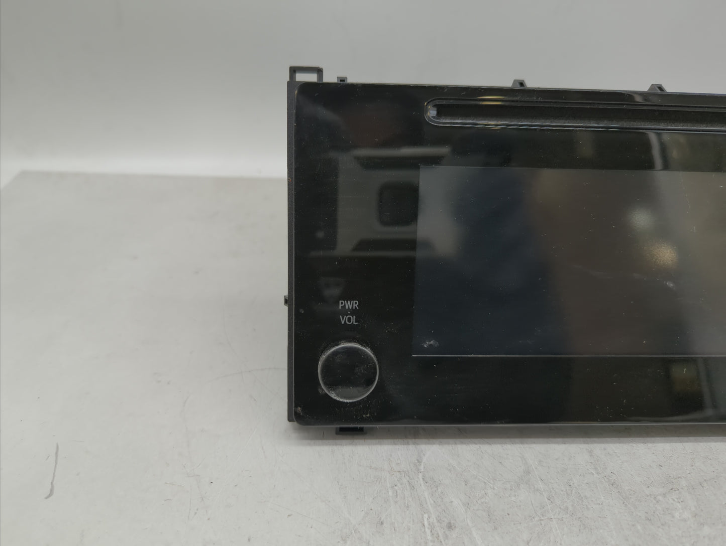 2017-2018 Toyota Corolla Am Fm Cd Player Radio Receiver - Oemusedautoparts1.com