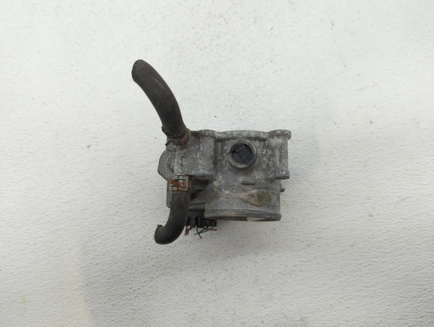 2011-2018 Toyota Corolla Throttle Body P/N:22030-0T080 Fits Fits 2011 2012 2013 2014 2015 2016 2017 2018 OEM Used Auto Parts