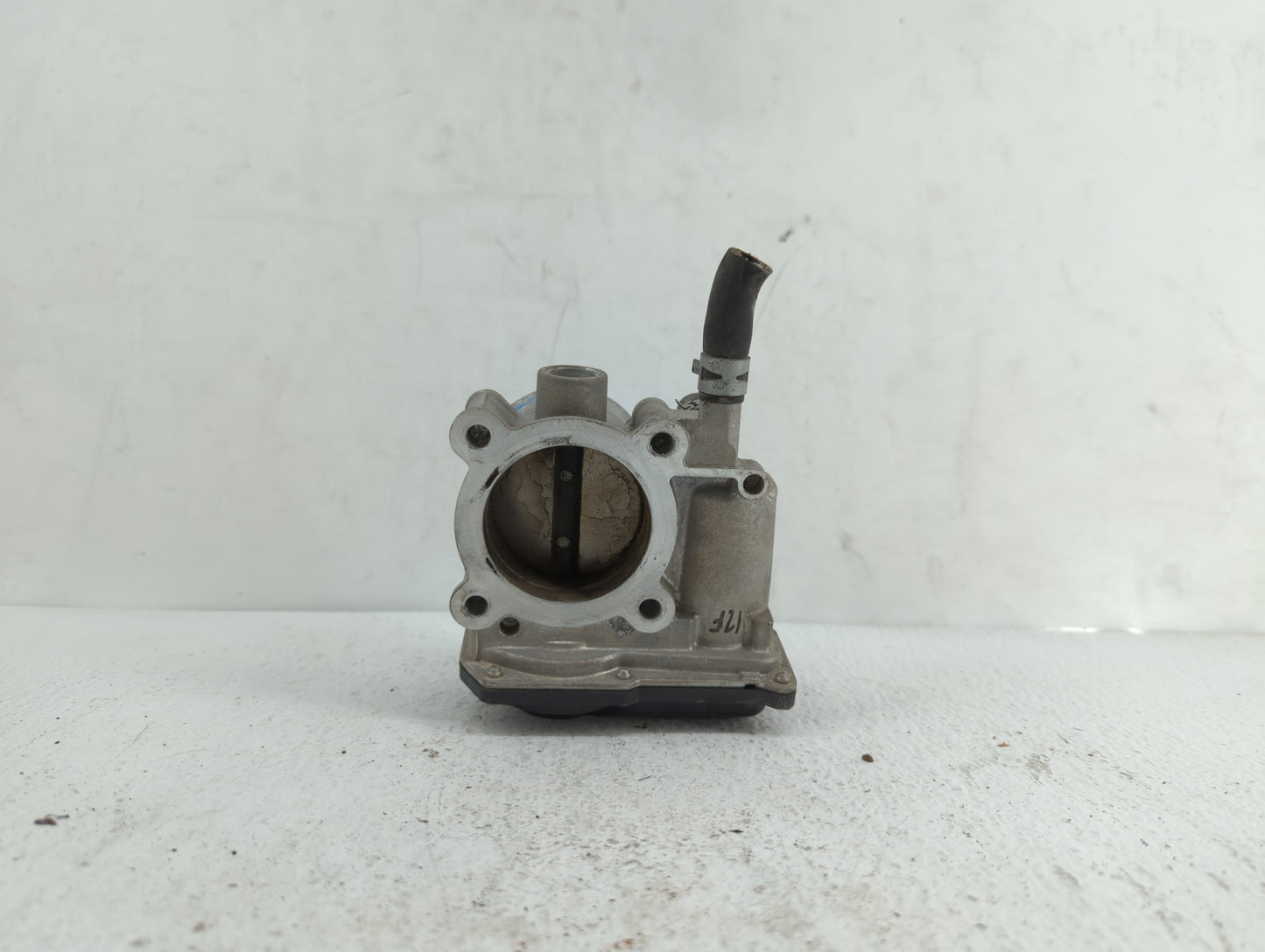 2011-2018 Toyota Corolla Throttle Body P/N:22030-0T080 Fits Fits 2011 2012 2013 2014 2015 2016 2017 2018 OEM Used Auto Parts