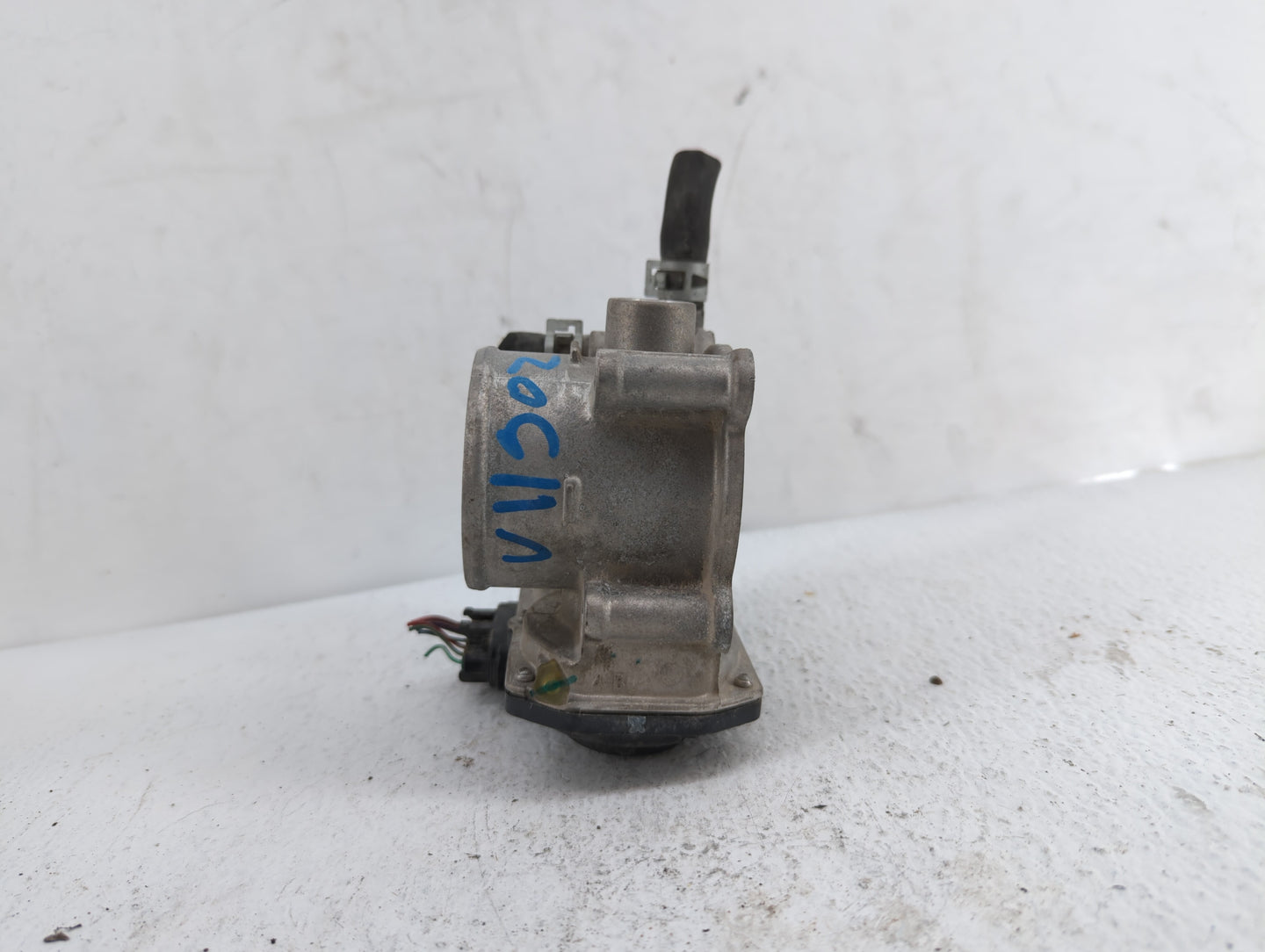 2011-2018 Toyota Corolla Throttle Body P/N:22030-0T080 Fits Fits 2011 2012 2013 2014 2015 2016 2017 2018 OEM Used Auto Parts