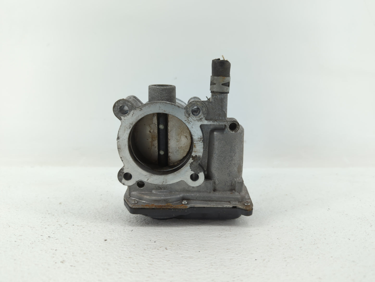 2011-2018 Toyota Corolla Throttle Body P/N:22030-0T080 Fits Fits 2011 2012 2013 2014 2015 2016 2017 2018 OEM Used Auto Parts