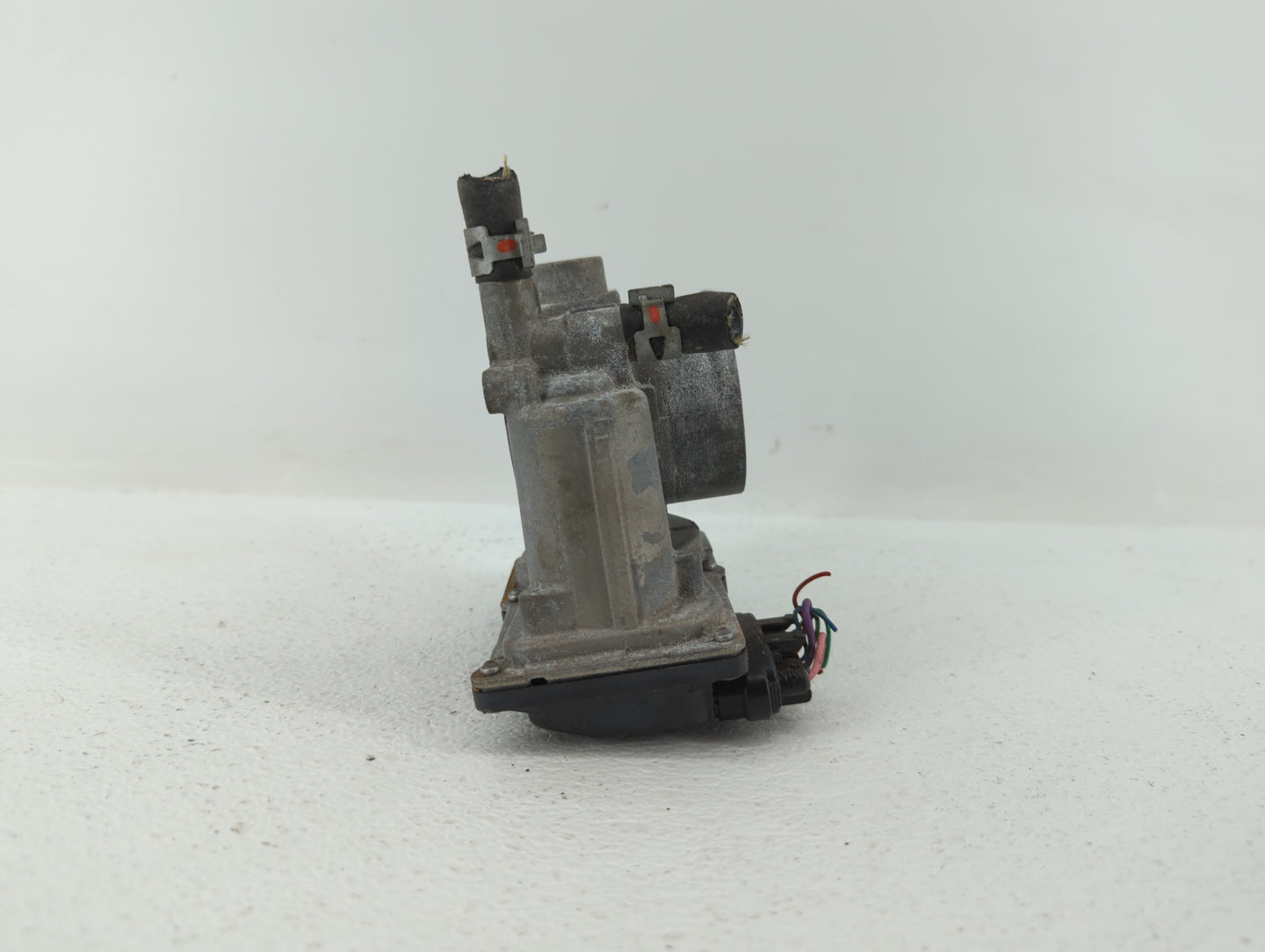 2011-2018 Toyota Corolla Throttle Body P/N:22030-0T080 Fits Fits 2011 2012 2013 2014 2015 2016 2017 2018 OEM Used Auto Parts