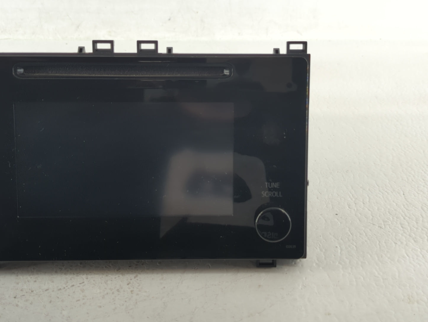 2017-2019 Toyota Corolla Am Fm Cd Player Radio Receiver - Oemusedautoparts1.com