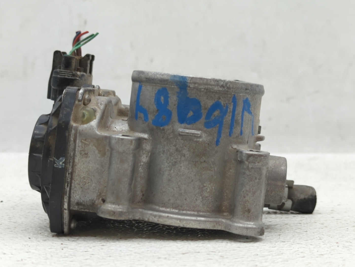 2011-2019 Toyota Corolla Throttle Body P/N:22030-0T080 Fits Fits 2011 2012 2013 2014 2015 2016 2017 2018 2019 OEM Used Auto 