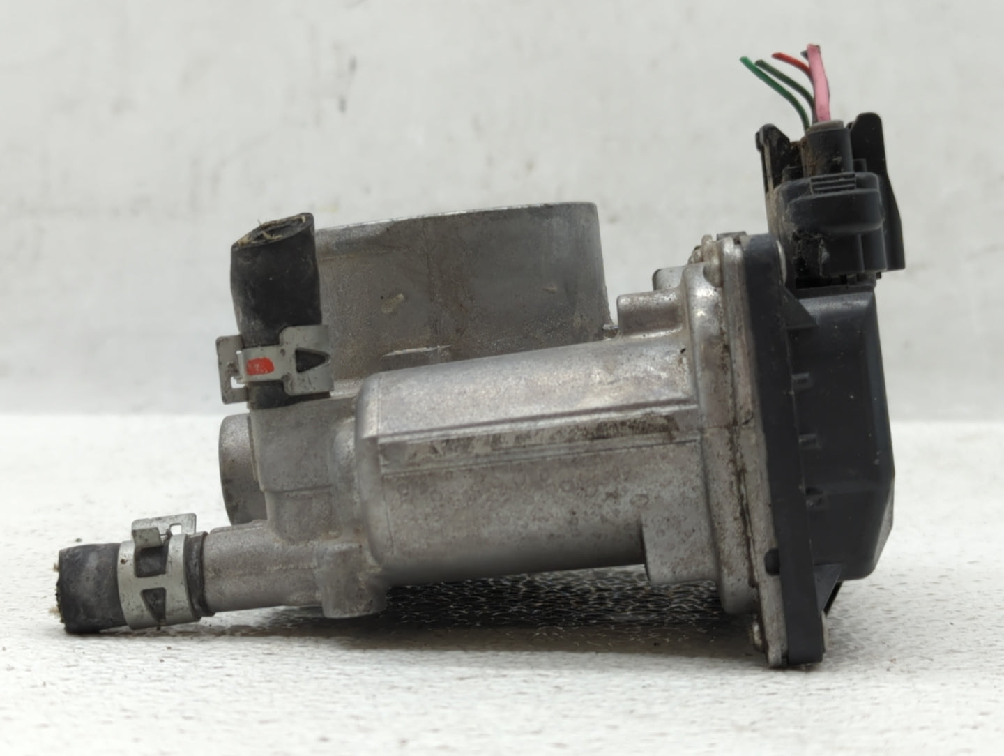 2011-2019 Toyota Corolla Throttle Body P/N:22030-0T080 Fits Fits 2011 2012 2013 2014 2015 2016 2017 2018 2019 OEM Used Auto 
