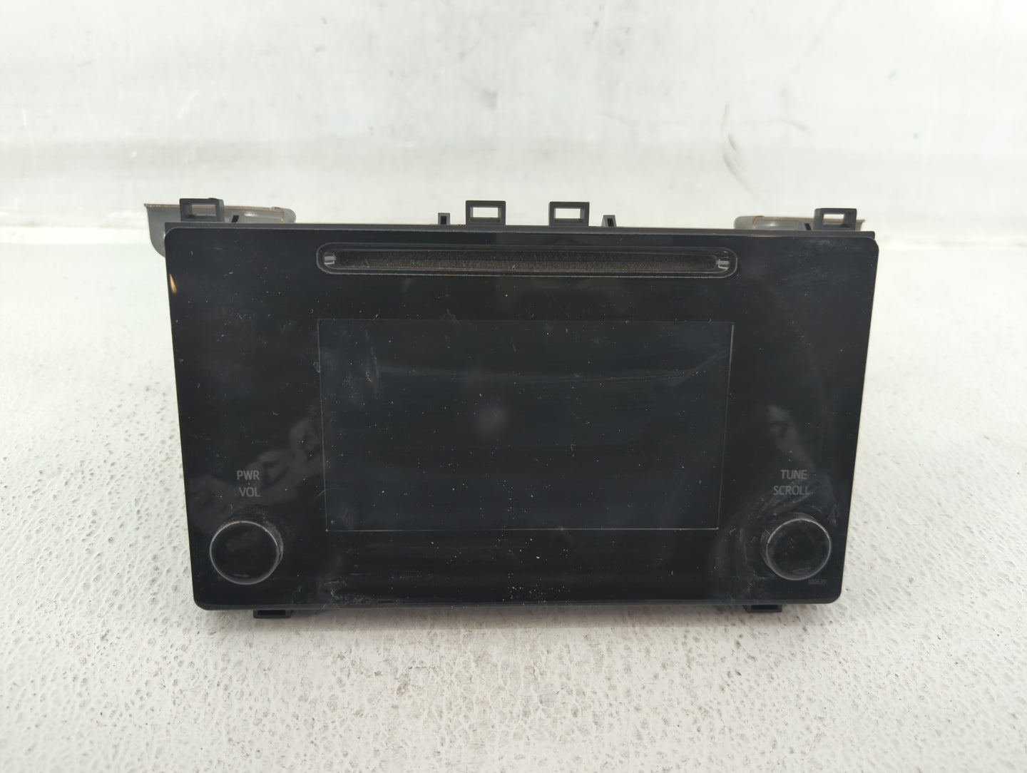 2017-2019 Toyota Corolla Am Fm Cd Player Radio Receiver - Oemusedautoparts1.com