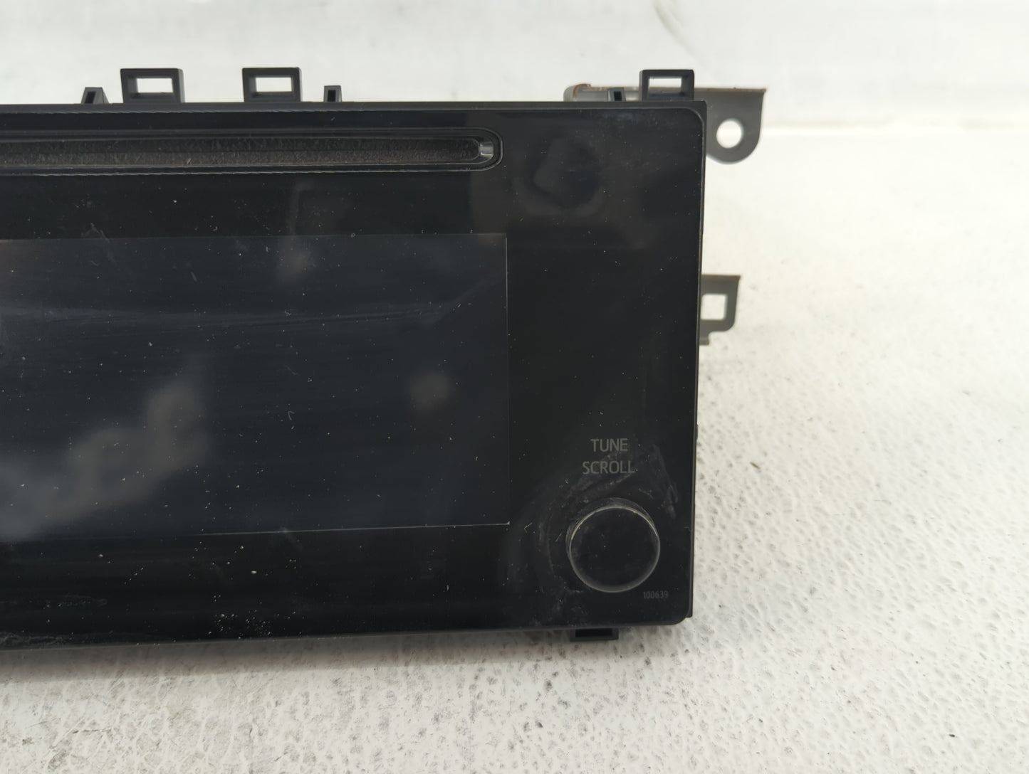 2017-2019 Toyota Corolla Am Fm Cd Player Radio Receiver - Oemusedautoparts1.com