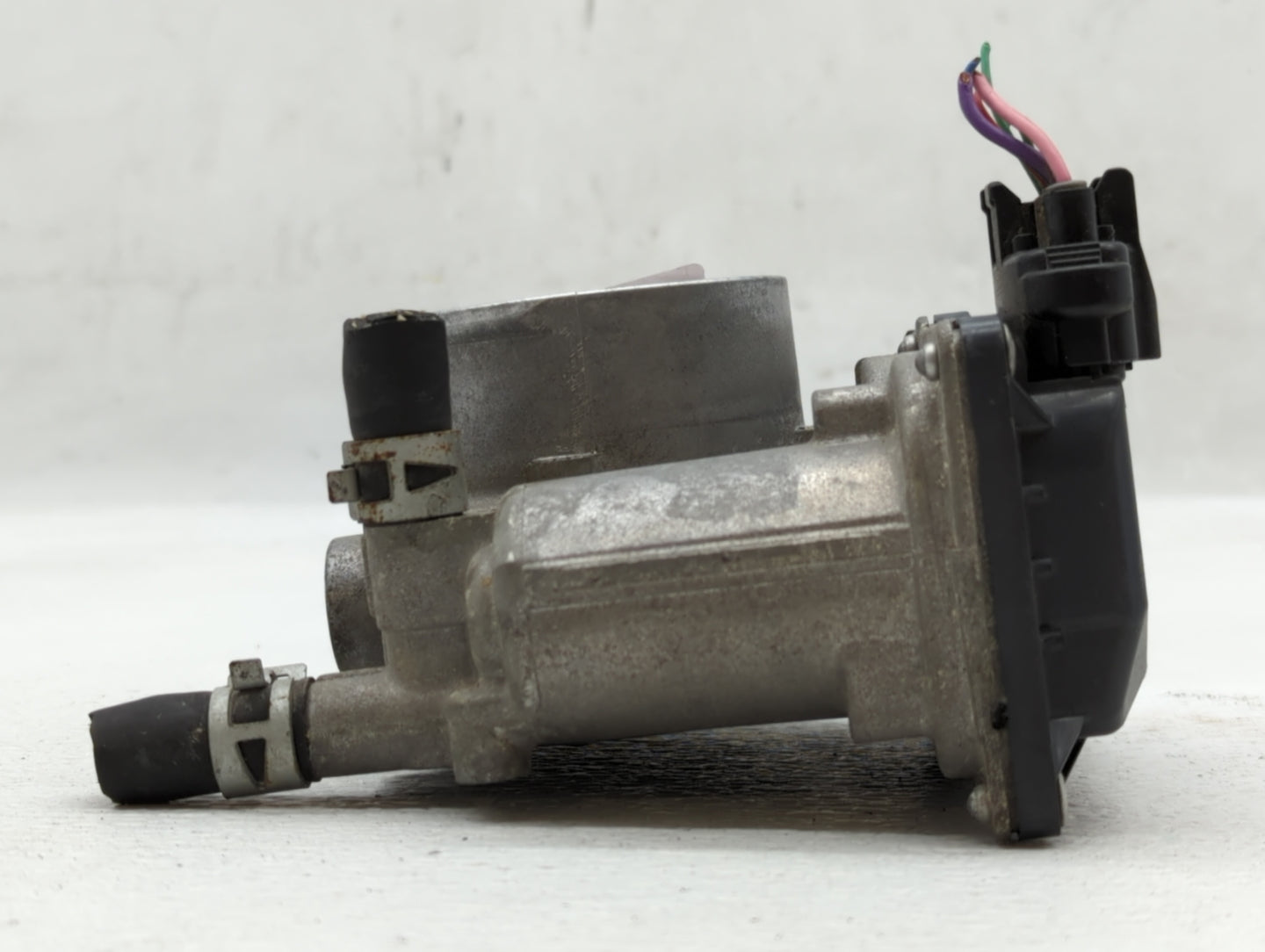 2011-2019 Toyota Corolla Throttle Body P/N:22030-0T080 Fits Fits 2011 2012 2013 2014 2015 2016 2017 2018 2019 OEM Used Auto 
