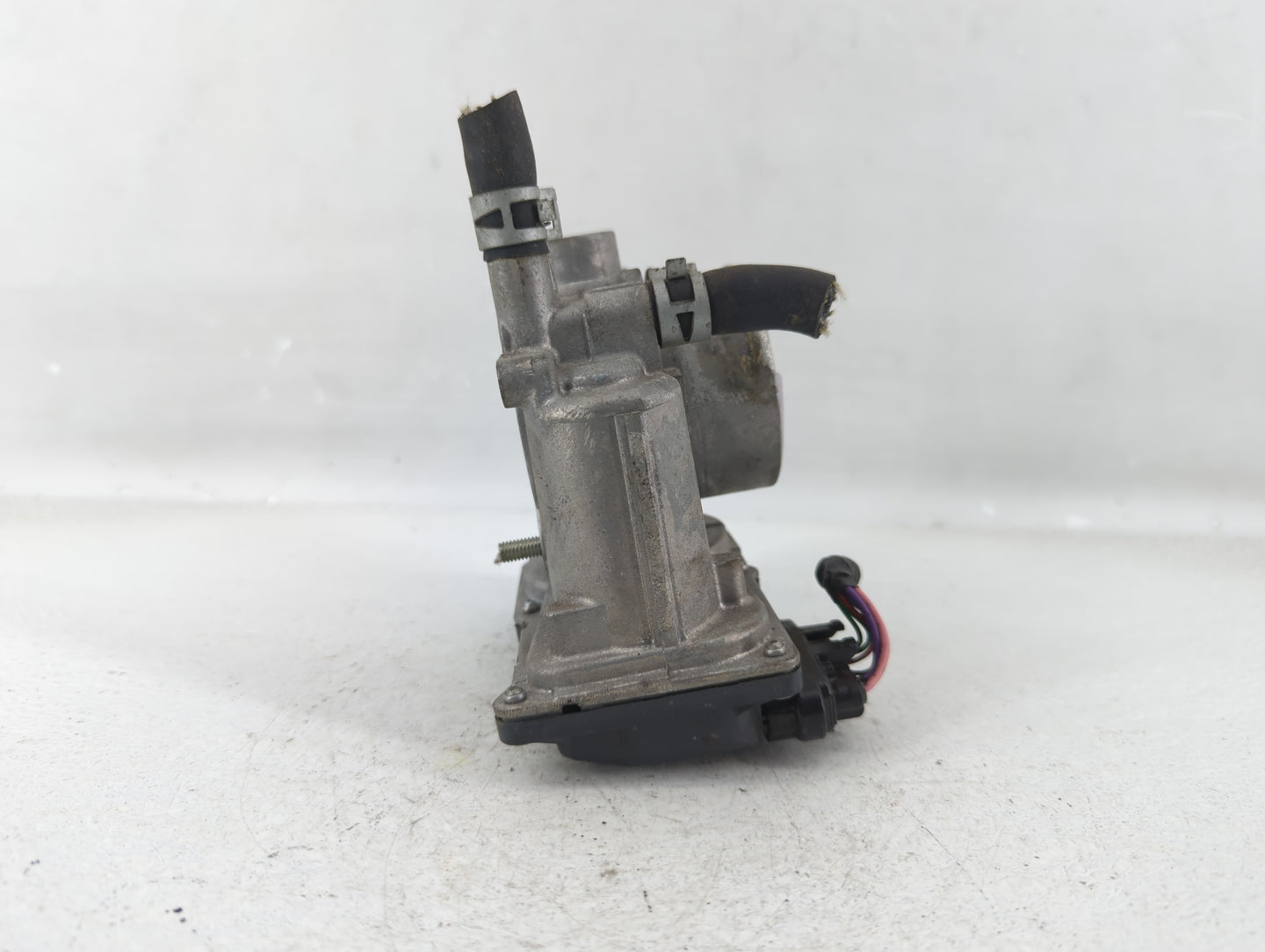 2011-2019 Toyota Corolla Throttle Body P/N:22030-0T080 Fits Fits 2011 2012 2013 2014 2015 2016 2017 2018 2019 OEM Used Auto 