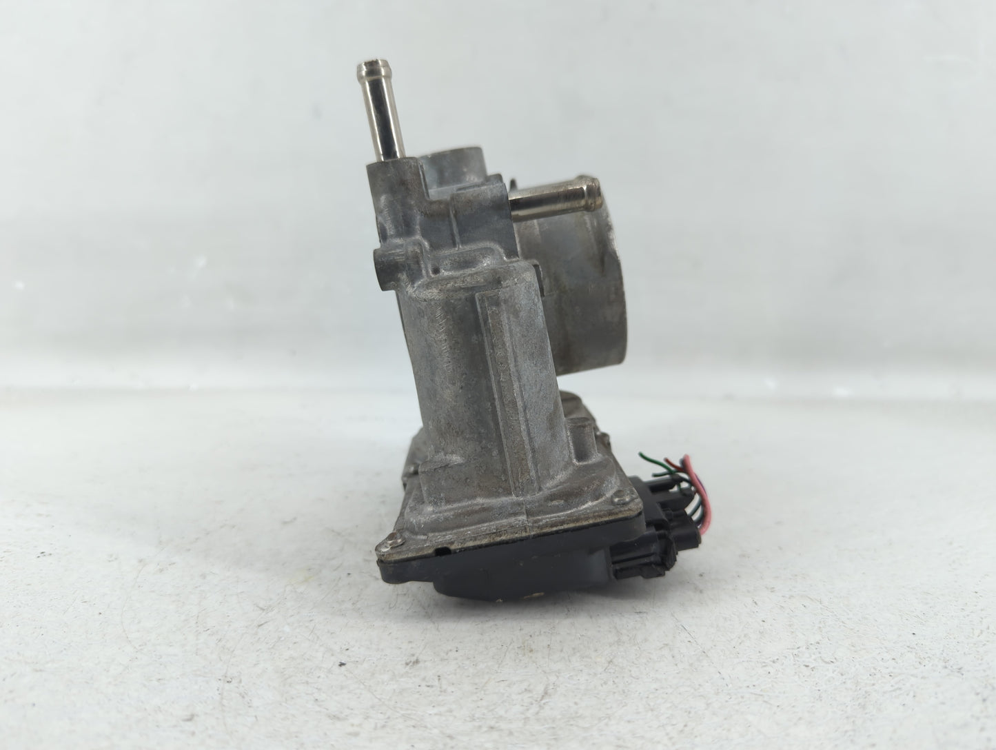 2011-2019 Toyota Corolla Throttle Body P/N:22030-0T080 Fits Fits 2011 2012 2013 2014 2015 2016 2017 2018 2019 OEM Used Auto 