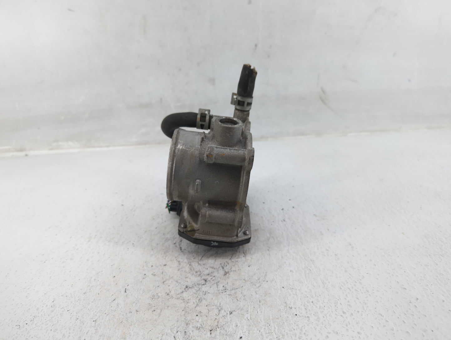 2011-2019 Toyota Corolla Throttle Body P/N:22030-0T080 Fits Fits 2011 2012 2013 2014 2015 2016 2017 2018 2019 OEM Used Auto 