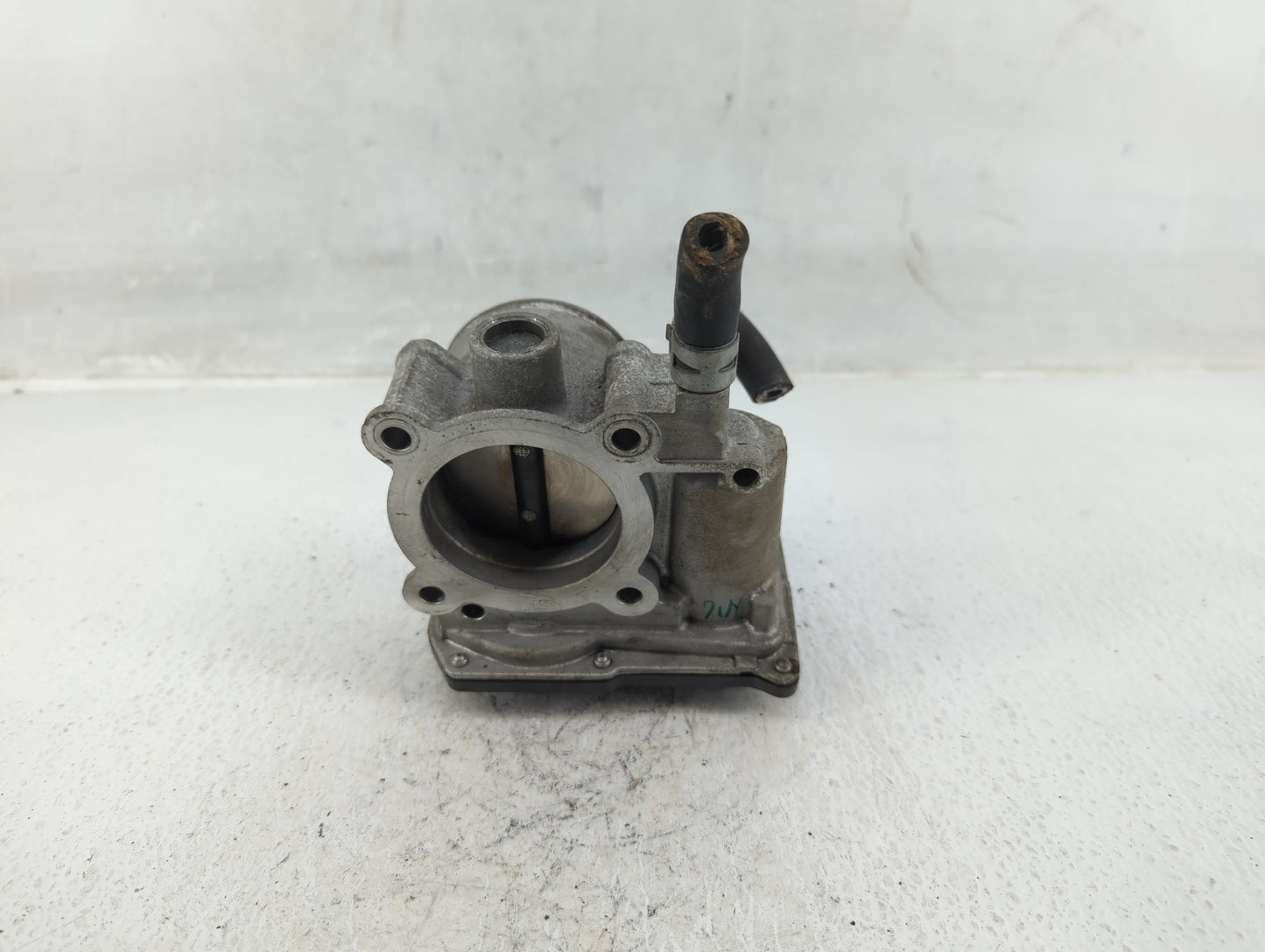 2011-2019 Toyota Corolla Throttle Body P/N:22030-0T080 Fits Fits 2011 2012 2013 2014 2015 2016 2017 2018 2019 OEM Used Auto 