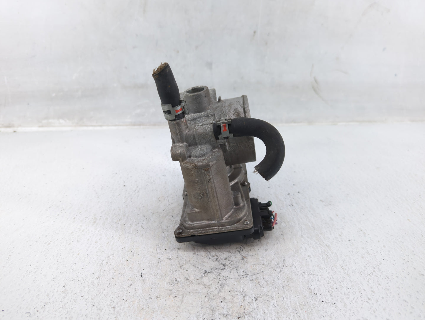 2011-2019 Toyota Corolla Throttle Body P/N:22030-0T080 Fits Fits 2011 2012 2013 2014 2015 2016 2017 2018 2019 OEM Used Auto 