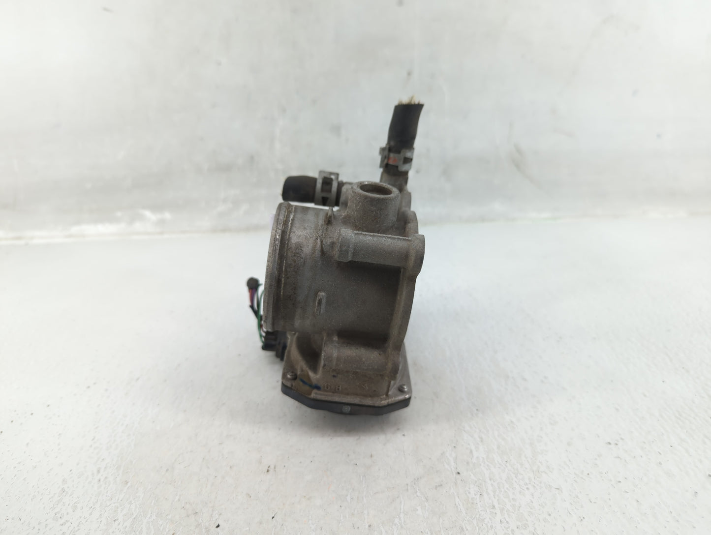 2011-2019 Toyota Corolla Throttle Body P/N:22030-0T080 Fits Fits 2011 2012 2013 2014 2015 2016 2017 2018 2019 OEM Used Auto 