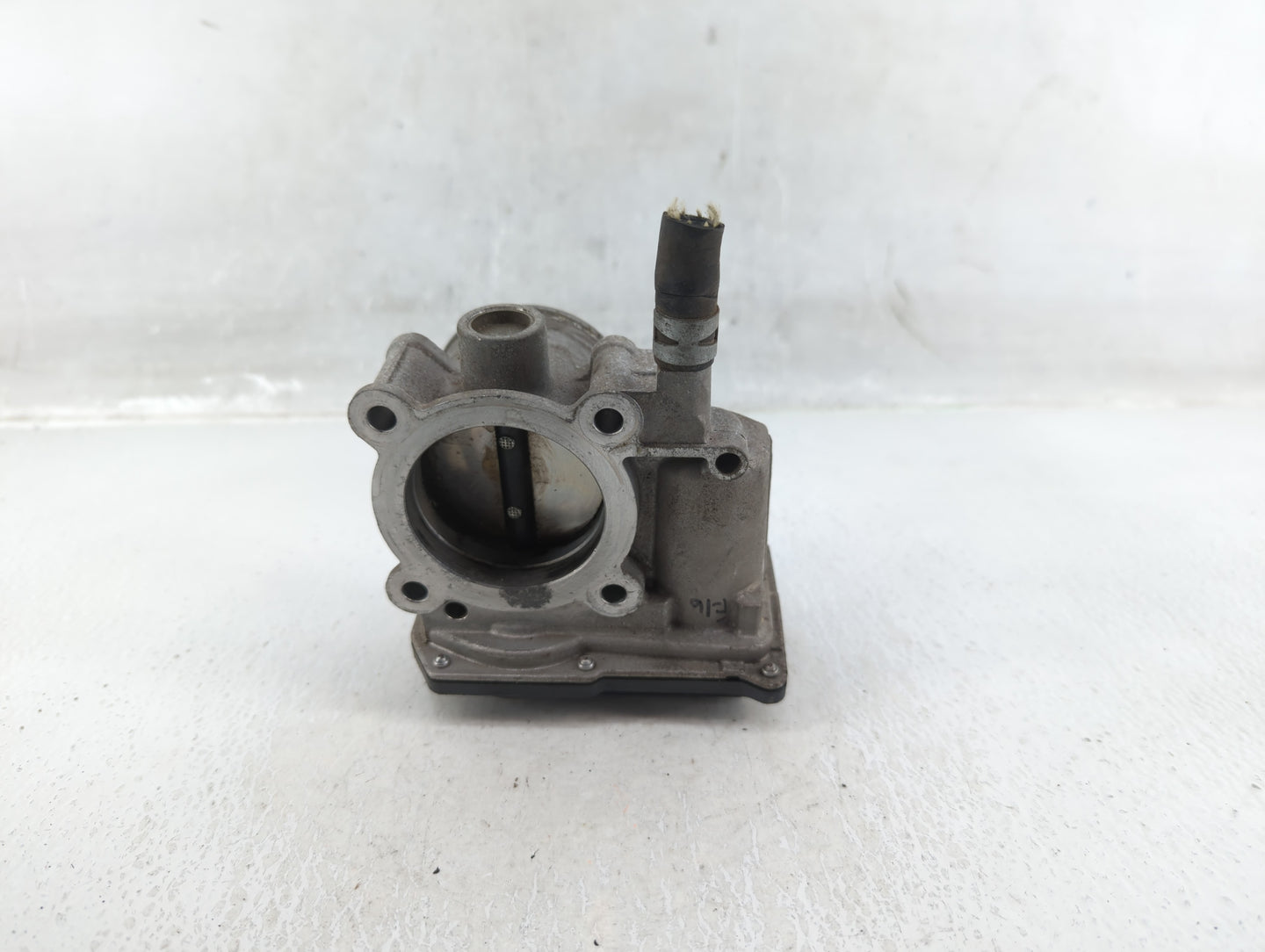 2011-2019 Toyota Corolla Throttle Body P/N:22030-0T080 Fits Fits 2011 2012 2013 2014 2015 2016 2017 2018 2019 OEM Used Auto 