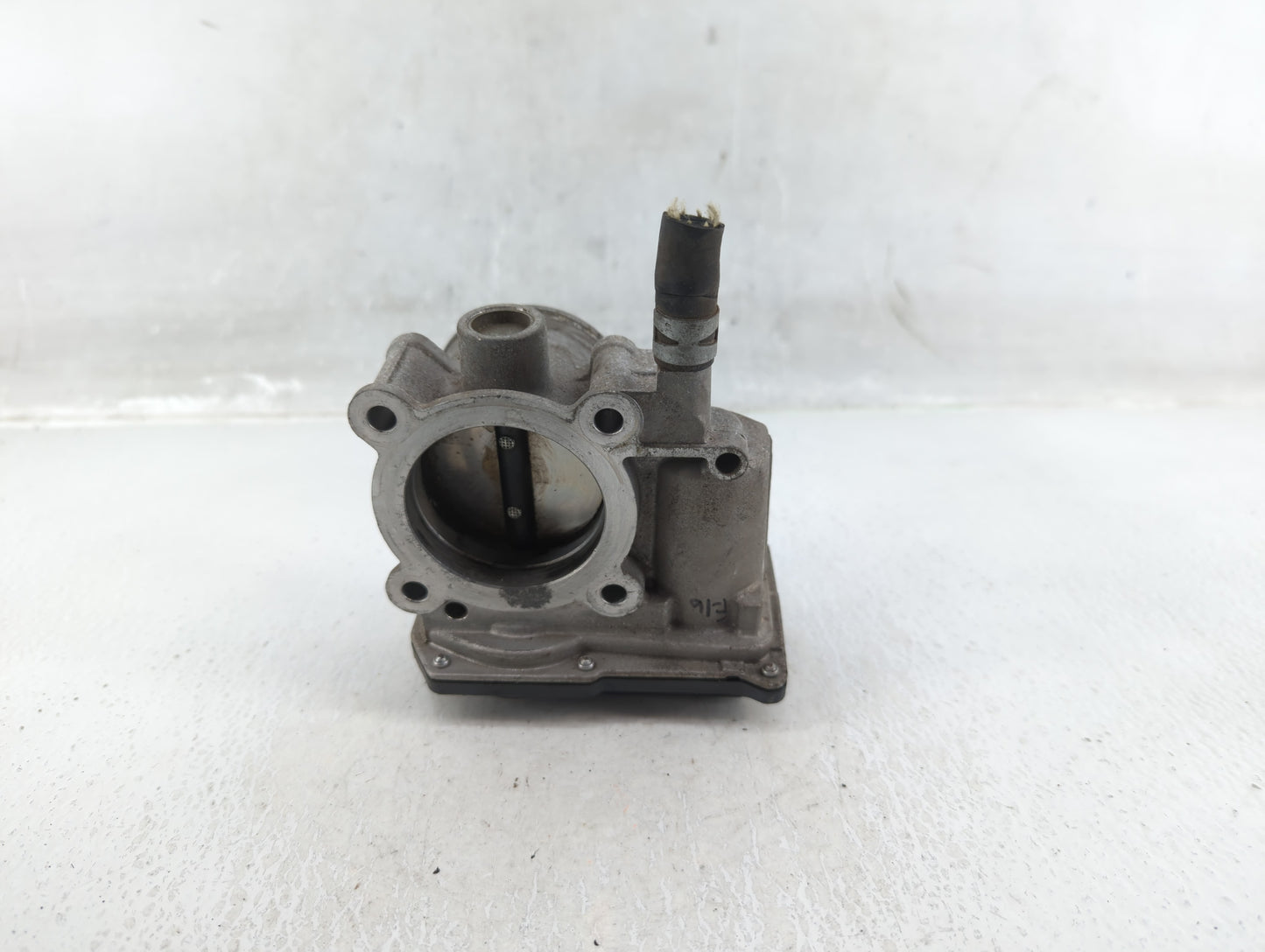 2011-2019 Toyota Corolla Throttle Body P/N:22030-0T080 Fits Fits 2011 2012 2013 2014 2015 2016 2017 2018 2019 OEM Used Auto 