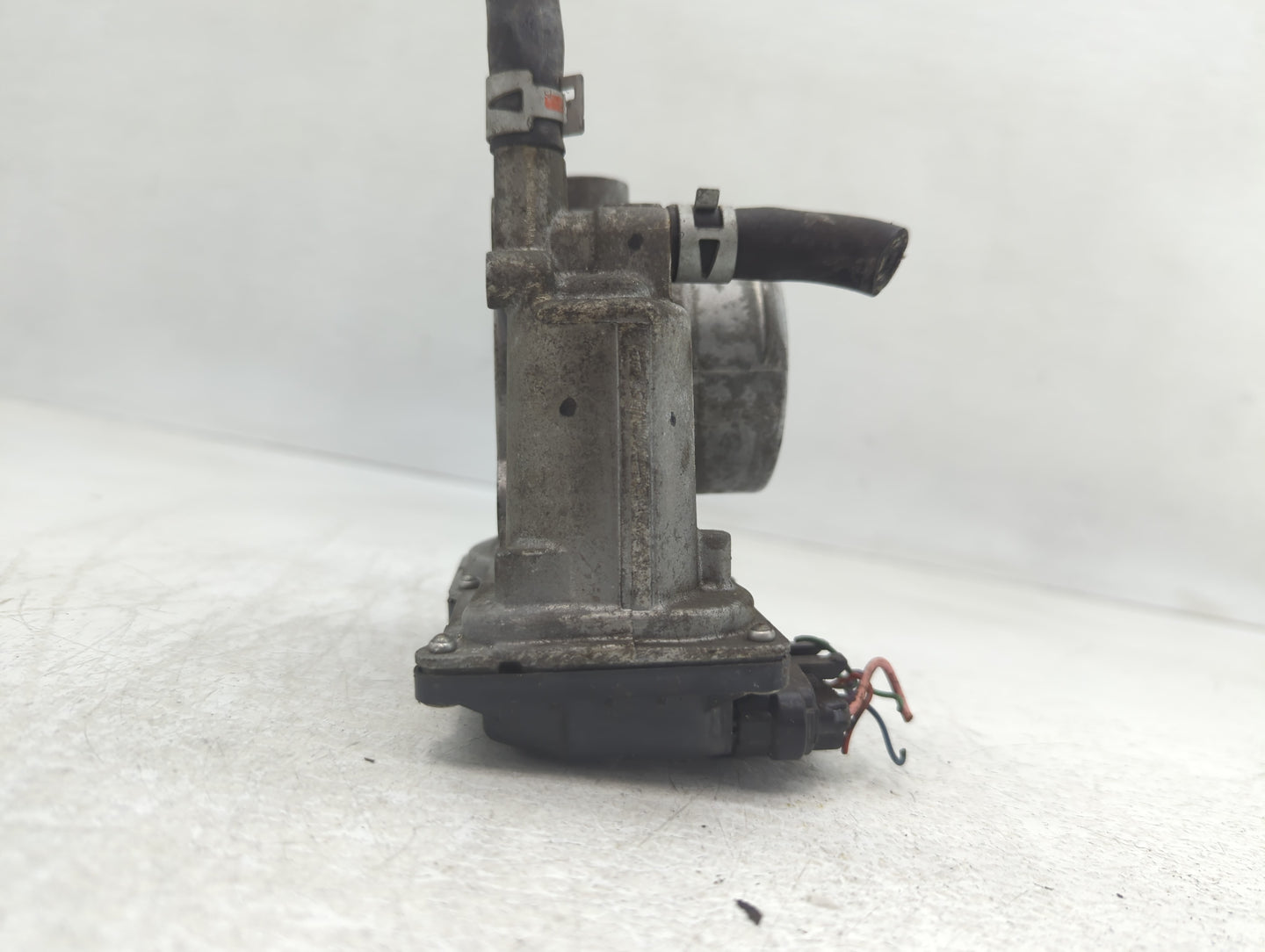 2011-2019 Toyota Corolla Throttle Body P/N:22030-0T080 Fits Fits 2011 2012 2013 2014 2015 2016 2017 2018 2019 OEM Used Auto 