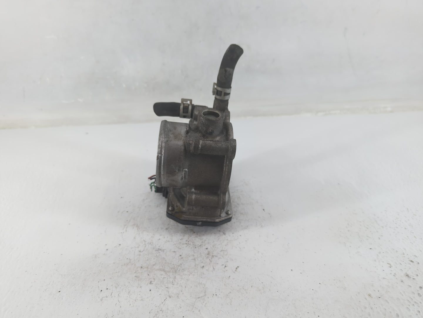 2011-2019 Toyota Corolla Throttle Body P/N:22030-0T080 Fits Fits 2011 2012 2013 2014 2015 2016 2017 2018 2019 OEM Used Auto 