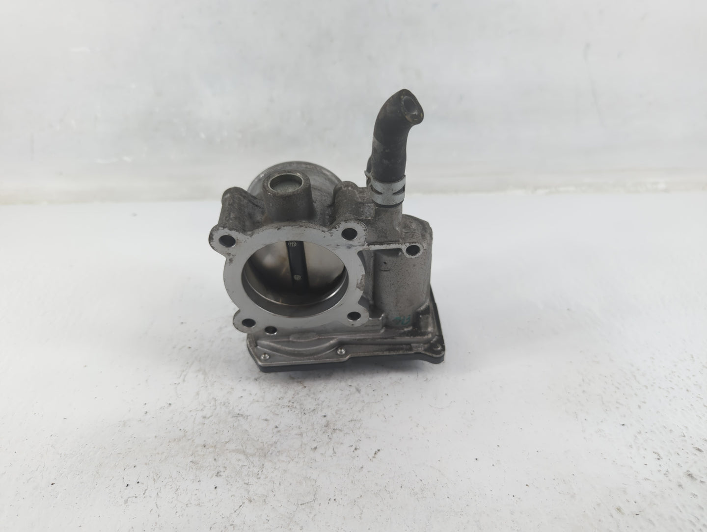 2011-2019 Toyota Corolla Throttle Body P/N:22030-0T080 Fits Fits 2011 2012 2013 2014 2015 2016 2017 2018 2019 OEM Used Auto 