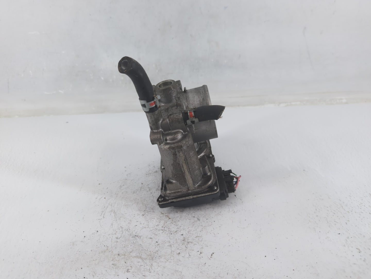 2011-2019 Toyota Corolla Throttle Body P/N:22030-0T080 Fits Fits 2011 2012 2013 2014 2015 2016 2017 2018 2019 OEM Used Auto 