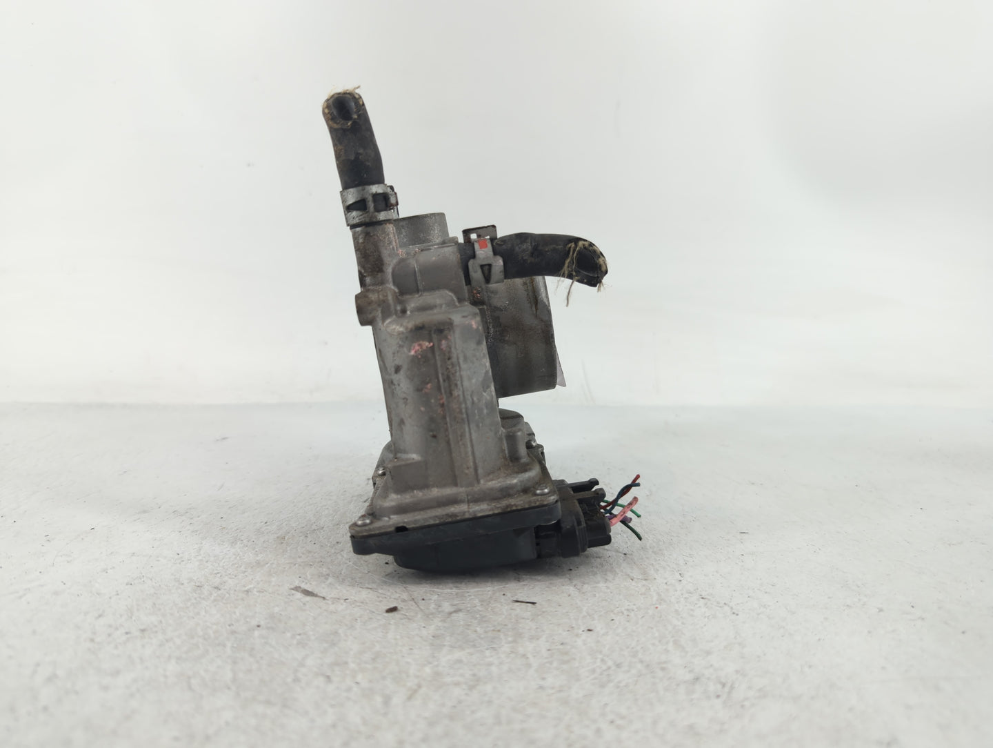 2011-2019 Toyota Corolla Throttle Body P/N:22030-0T080 Fits Fits 2011 2012 2013 2014 2015 2016 2017 2018 2019 OEM Used Auto 