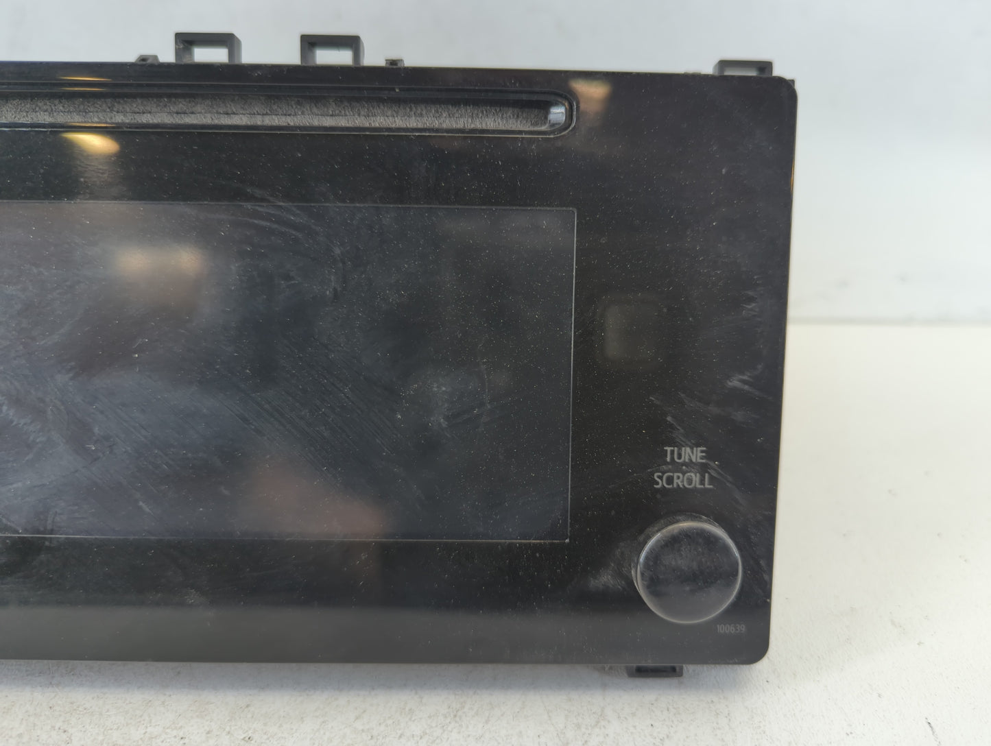 2017-2019 Toyota Corolla Am Fm Cd Player Radio Receiver - Oemusedautoparts1.com