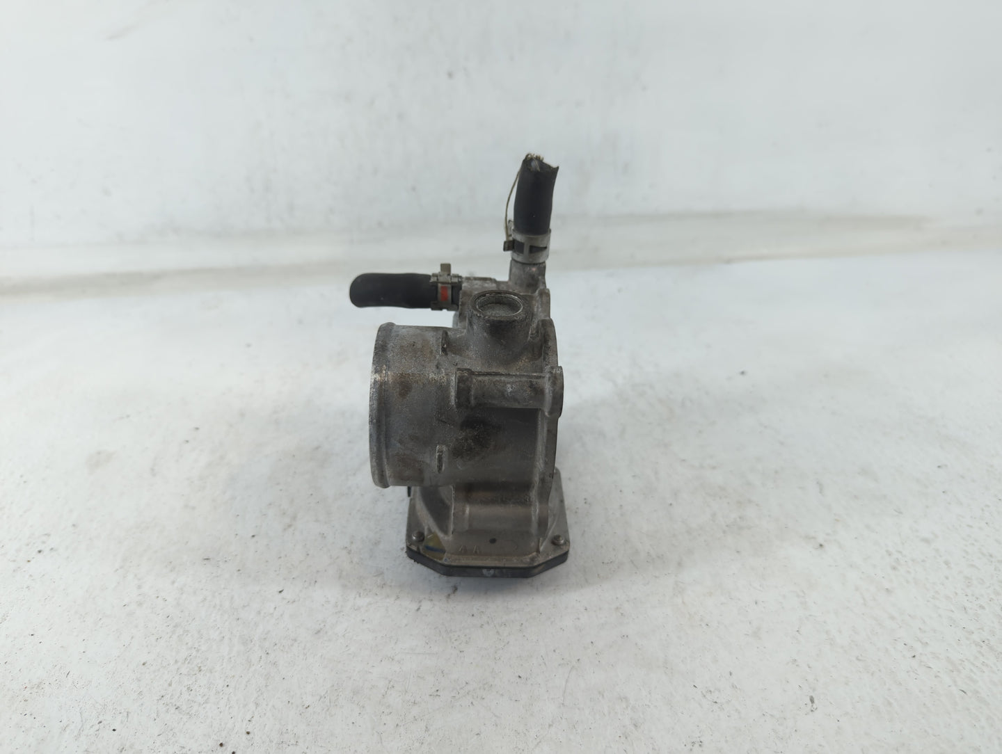 2011-2019 Toyota Corolla Throttle Body P/N:22030-0T080 Fits Fits 2011 2012 2013 2014 2015 2016 2017 2018 2019 OEM Used Auto 