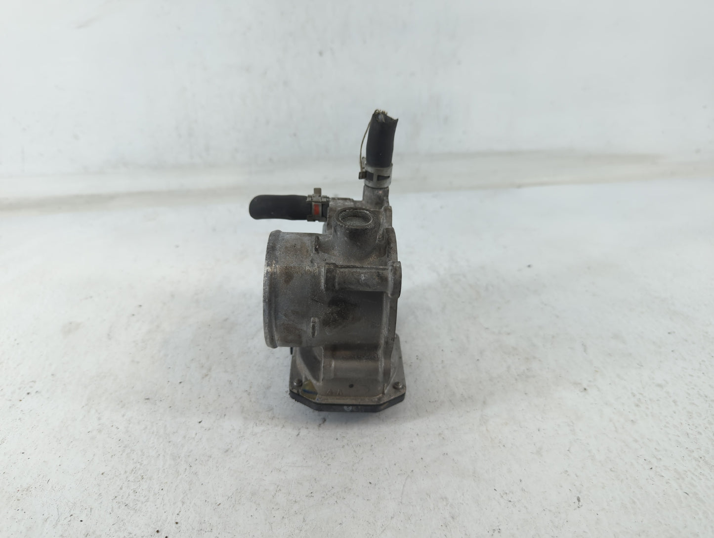 2011-2019 Toyota Corolla Throttle Body P/N:22030-0T080 Fits Fits 2011 2012 2013 2014 2015 2016 2017 2018 2019 OEM Used Auto 