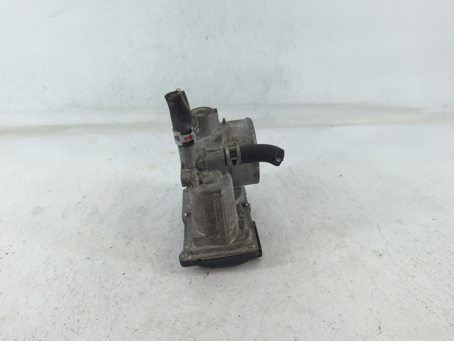 2011-2019 Toyota Corolla Throttle Body P/N:22030-0T080 Fits Fits 2011 2012 2013 2014 2015 2016 2017 2018 2019 OEM Used Auto 