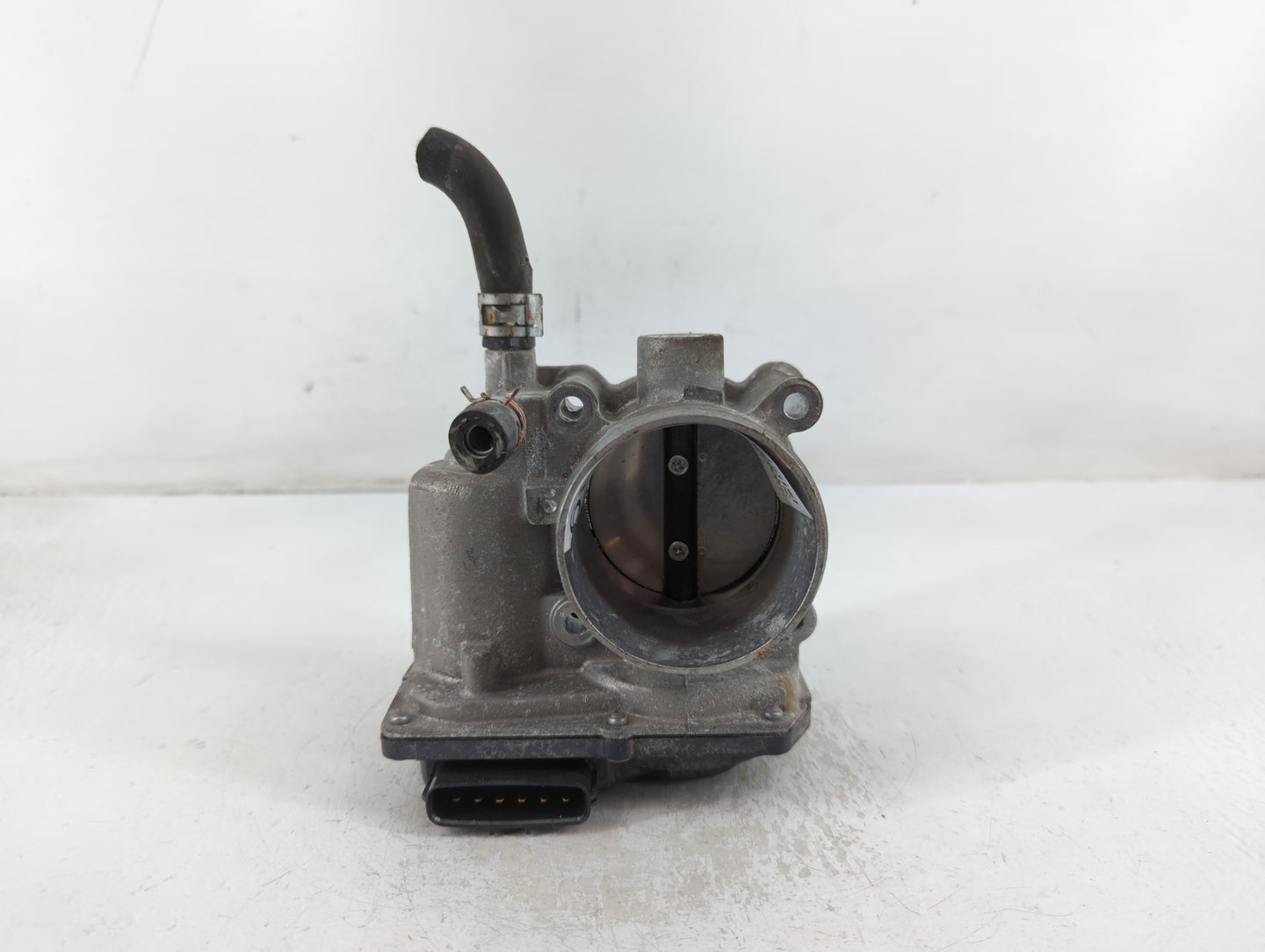 2011-2019 Toyota Corolla Throttle Body P/N:22030-0T080 Fits Fits 2011 2012 2013 2014 2015 2016 2017 2018 2019 OEM Used Auto 