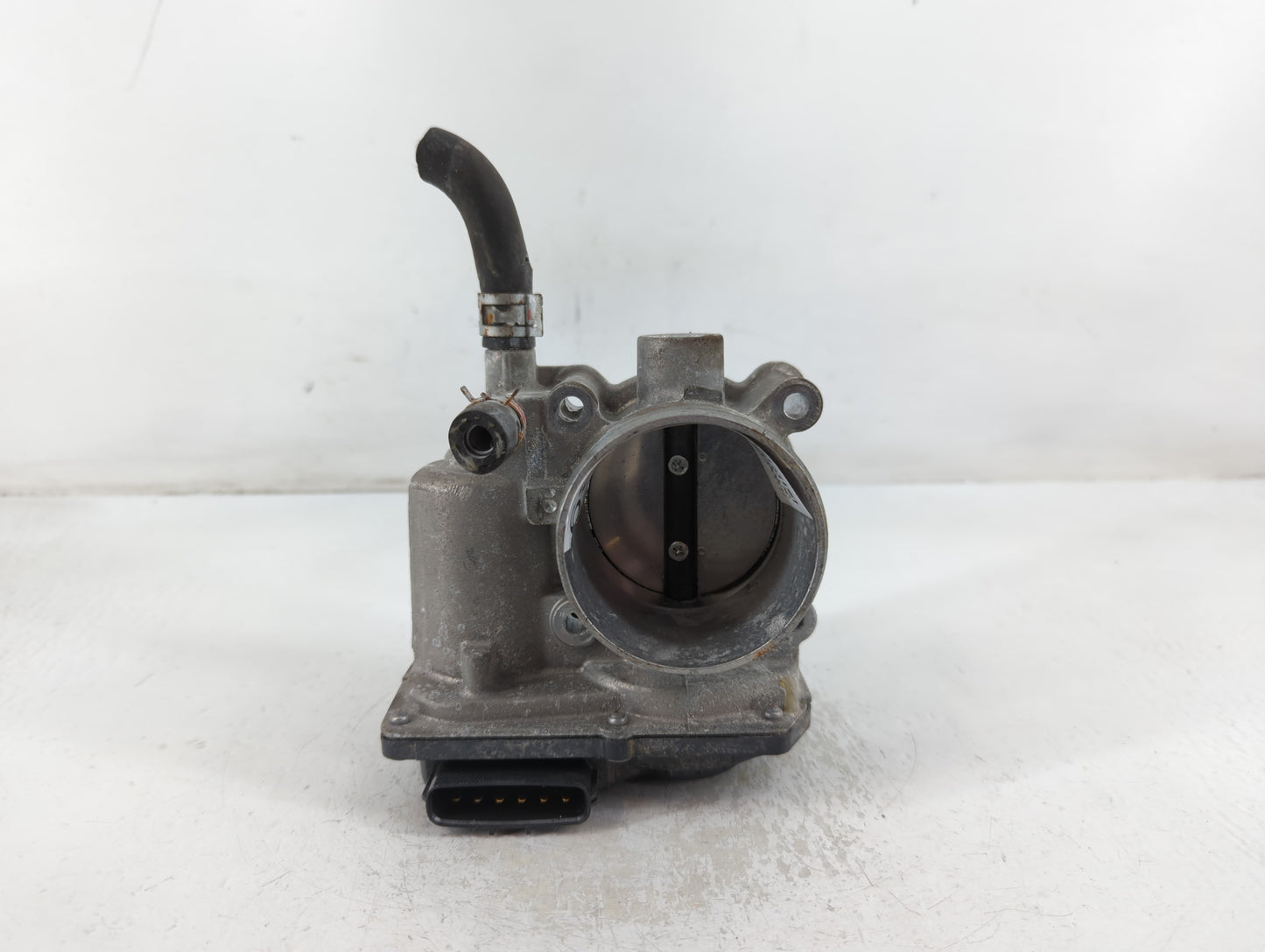 2011-2019 Toyota Corolla Throttle Body P/N:22030-0T080 Fits Fits 2011 2012 2013 2014 2015 2016 2017 2018 2019 OEM Used Auto 