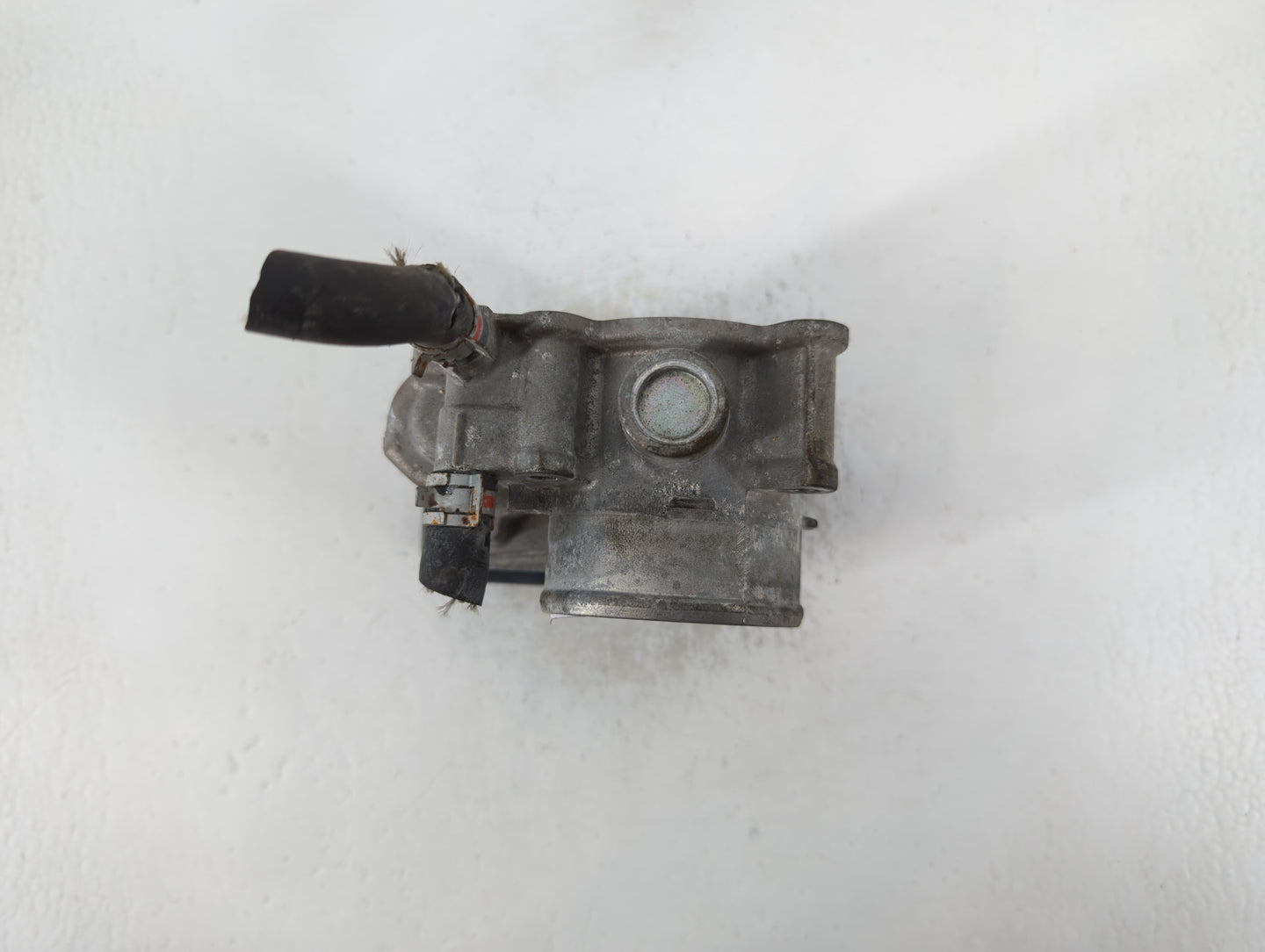 2011-2019 Toyota Corolla Throttle Body P/N:22030-0T080 Fits Fits 2011 2012 2013 2014 2015 2016 2017 2018 2019 OEM Used Auto 