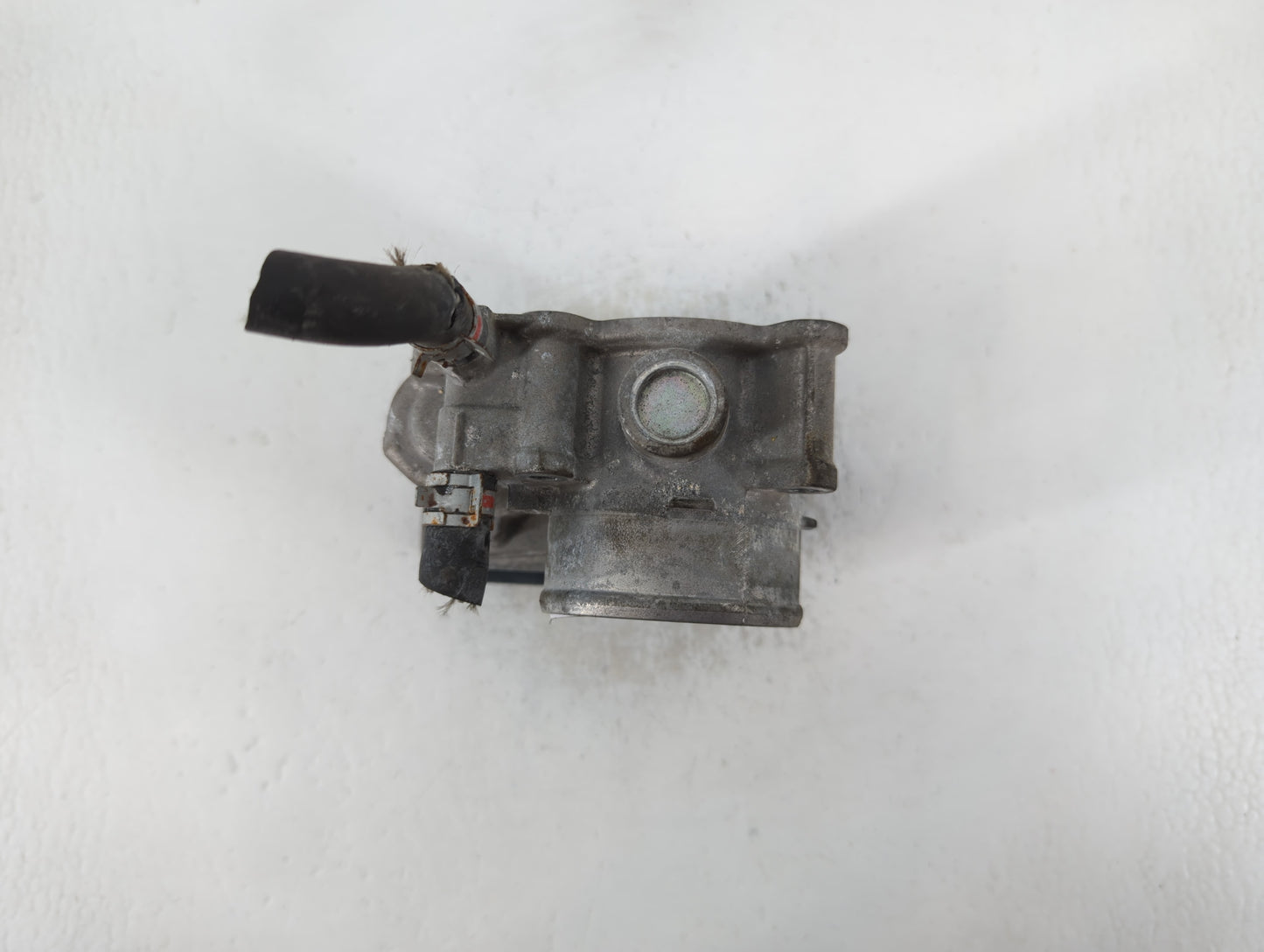 2011-2019 Toyota Corolla Throttle Body P/N:22030-0T080 Fits Fits 2011 2012 2013 2014 2015 2016 2017 2018 2019 OEM Used Auto 
