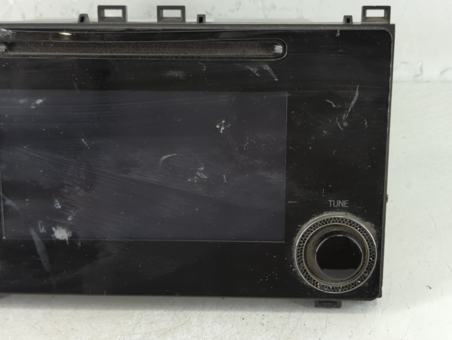 2017-2019 Toyota Corolla Am Fm Cd Player Radio Receiver - Oemusedautoparts1.com