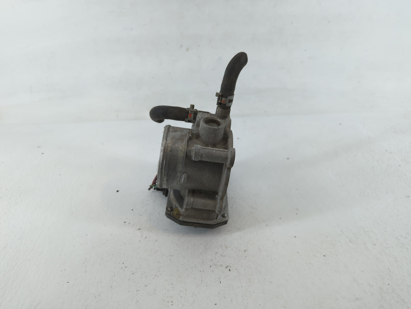 2011-2019 Toyota Corolla Throttle Body P/N:22030-0T080 Fits Fits 2011 2012 2013 2014 2015 2016 2017 2018 2019 OEM Used Auto 