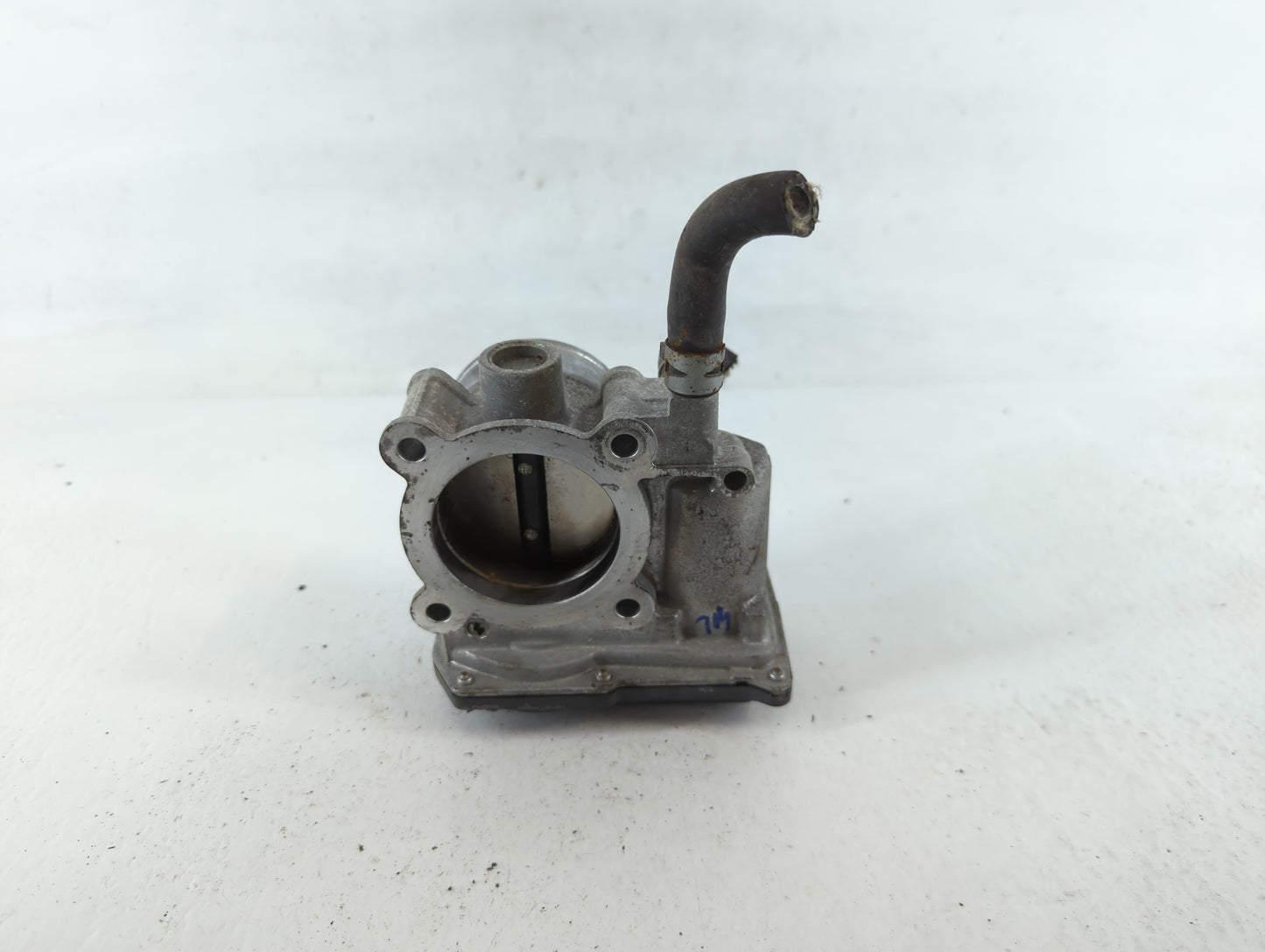 2011-2019 Toyota Corolla Throttle Body P/N:22030-0T080 Fits Fits 2011 2012 2013 2014 2015 2016 2017 2018 2019 OEM Used Auto 
