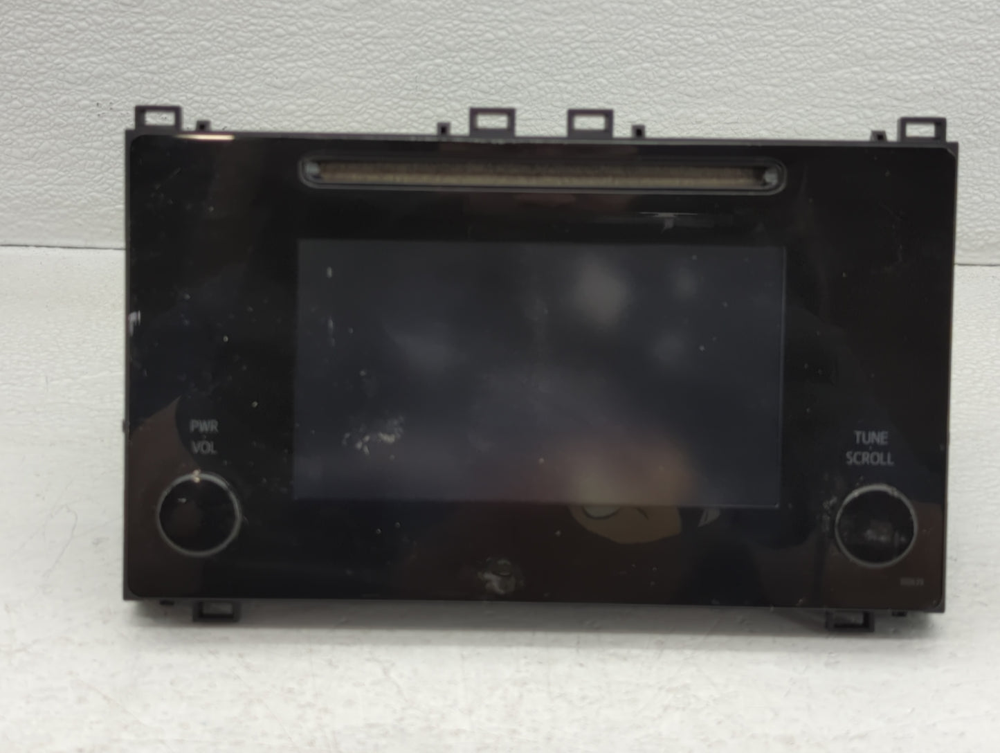 2017-2019 Toyota Corolla Am Fm Cd Player Radio Receiver - Oemusedautoparts1.com