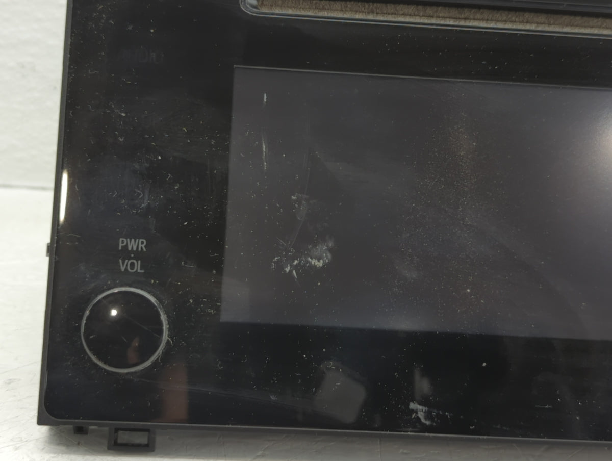 2017-2019 Toyota Corolla Am Fm Cd Player Radio Receiver 738472 - Oemusedautoparts1.com