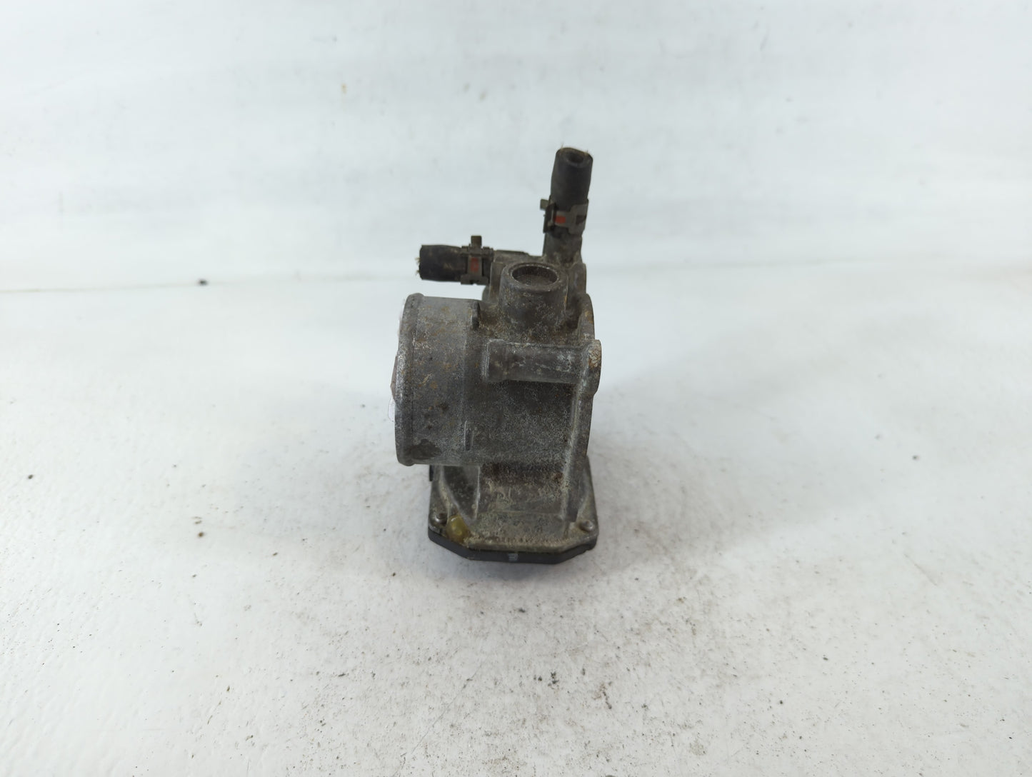 2011-2019 Toyota Corolla Throttle Body P/N:22030-0T080 Fits Fits 2011 2012 2013 2014 2015 2016 2017 2018 2019 OEM Used Auto 