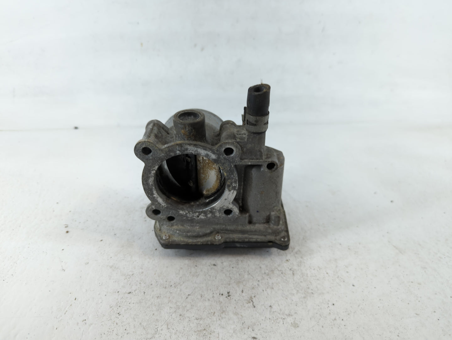 2011-2019 Toyota Corolla Throttle Body P/N:22030-0T080 Fits Fits 2011 2012 2013 2014 2015 2016 2017 2018 2019 OEM Used Auto 