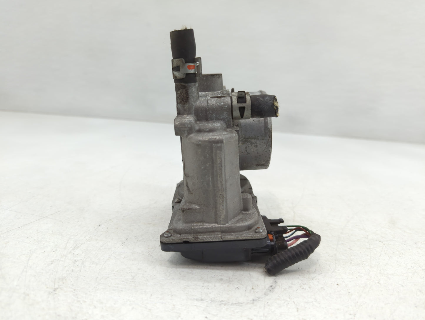 2011-2019 Toyota Corolla Throttle Body P/N:22030-0T080 Fits Fits 2011 2012 2013 2014 2015 2016 2017 2018 2019 OEM Used Auto 