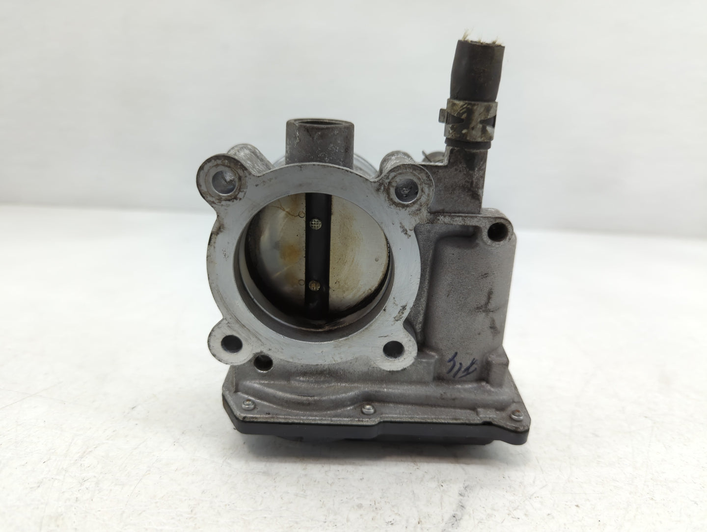 2011-2019 Toyota Corolla Throttle Body P/N:22030-0T080 Fits Fits 2011 2012 2013 2014 2015 2016 2017 2018 2019 OEM Used Auto 