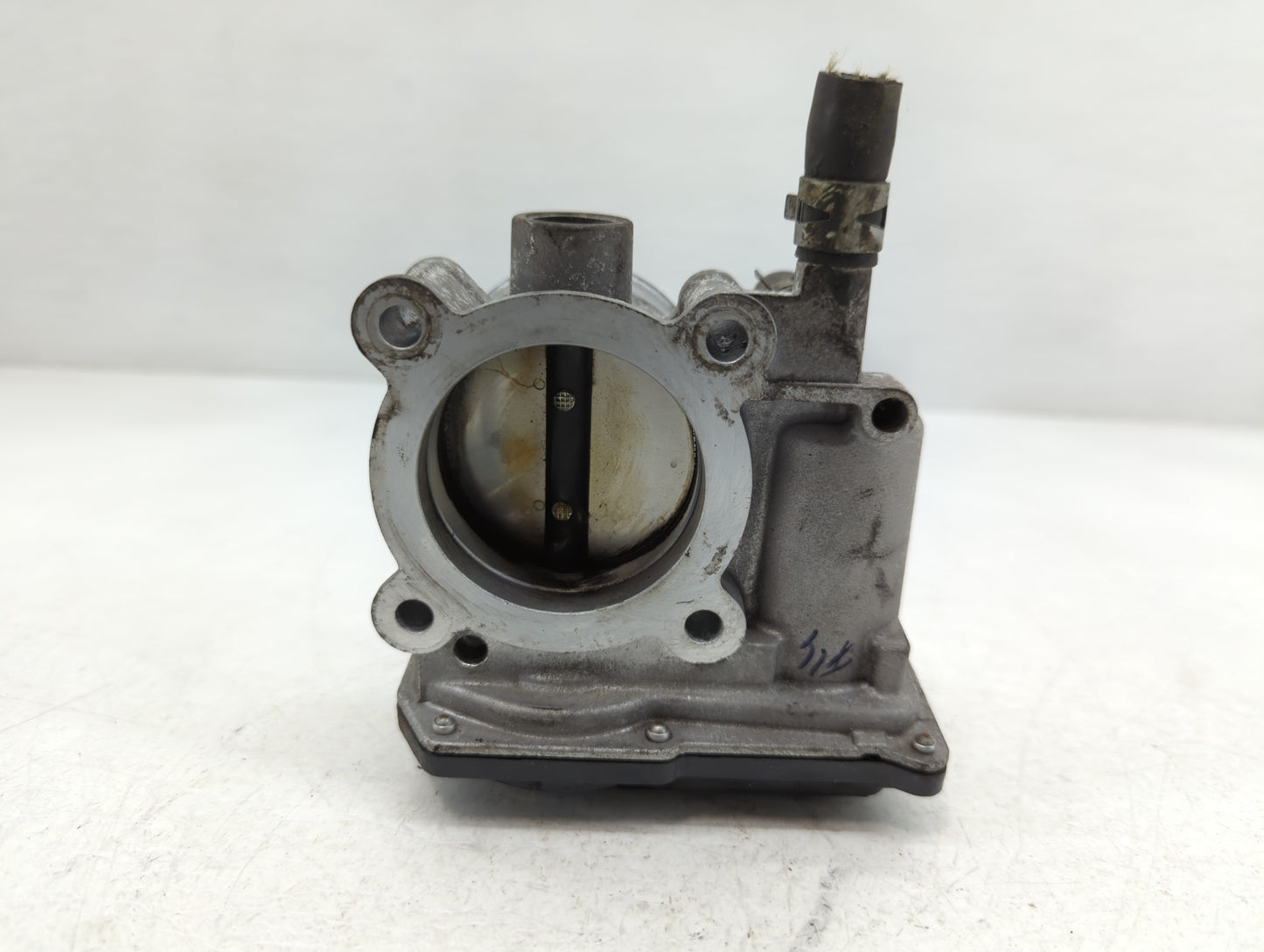2011-2019 Toyota Corolla Throttle Body P/N:22030-0T080 Fits Fits 2011 2012 2013 2014 2015 2016 2017 2018 2019 OEM Used Auto 