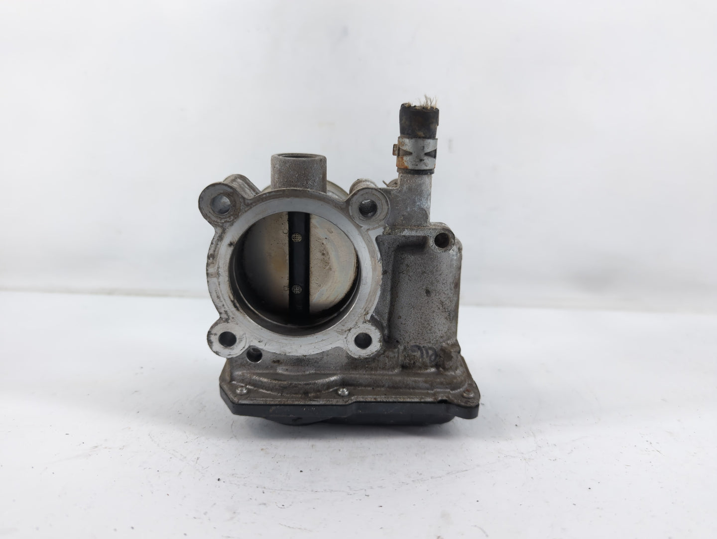 2011-2019 Toyota Corolla Throttle Body P/N:22030-0T080 Fits Fits 2011 2012 2013 2014 2015 2016 2017 2018 2019 OEM Used Auto 