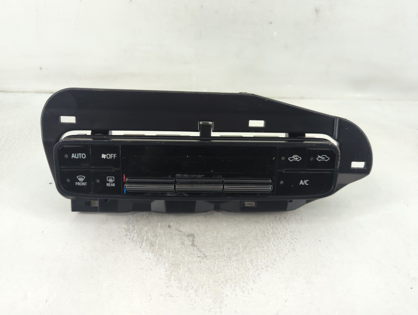 2017-2019 Toyota Corolla Climate Control Module Temperature AC/Heater Replacement P/N:55468-02060 Fits Fits 2017 2018 2019 O