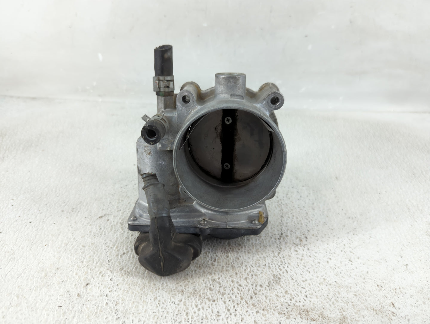 2017-2022 Toyota Highlander Throttle Body P/N:22030-0P060 Fits Fits 2016 2017 2018 2019 2020 2021 2022 OEM Used Auto Parts -