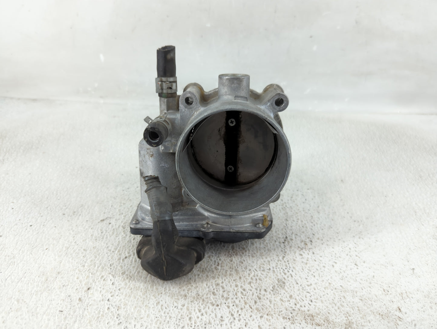2017-2022 Toyota Highlander Throttle Body P/N:22030-0P060 Fits Fits 2016 2017 2018 2019 2020 2021 2022 OEM Used Auto Parts -