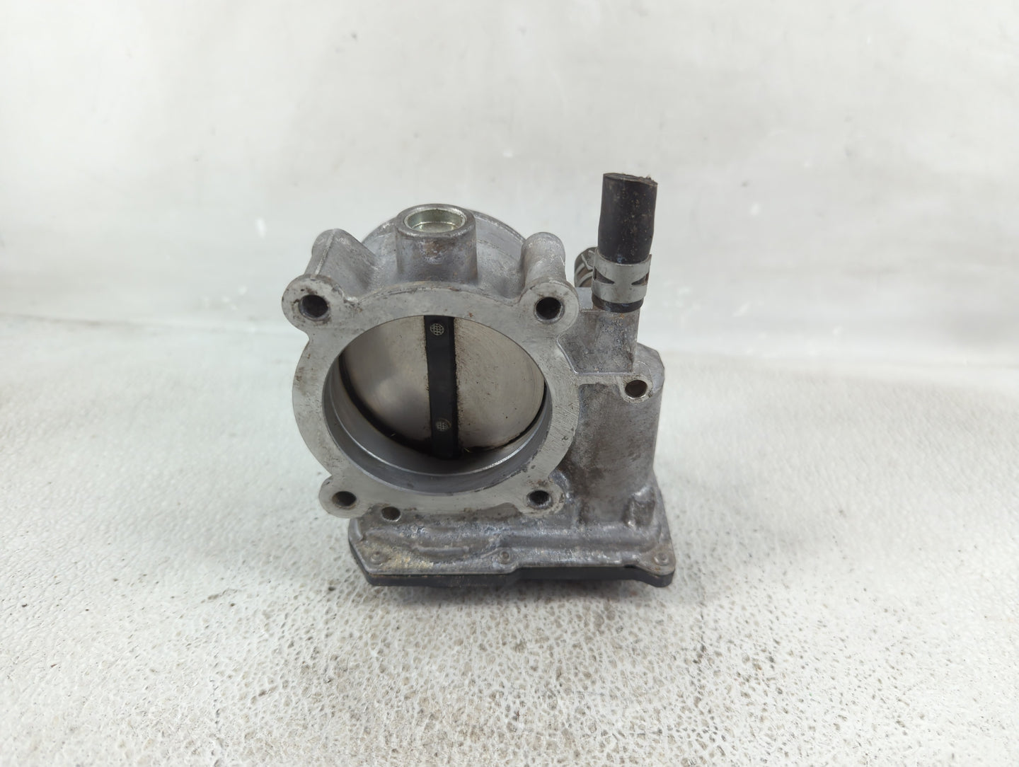 2017-2022 Toyota Highlander Throttle Body P/N:22030-0P060 Fits Fits 2016 2017 2018 2019 2020 2021 2022 OEM Used Auto Parts -